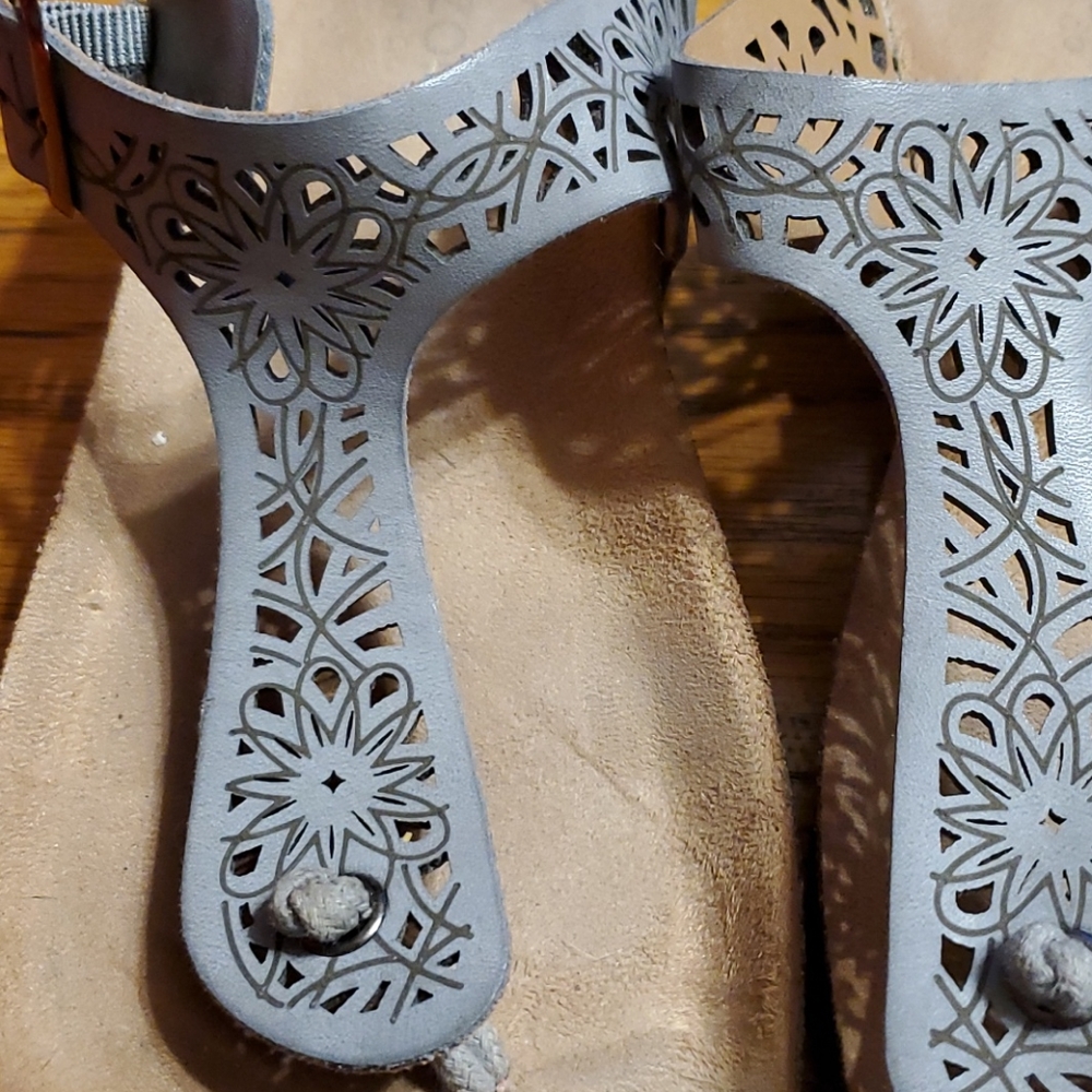 Sandals - Picture 2 of 3